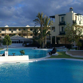 Image of El Trebol Apartments